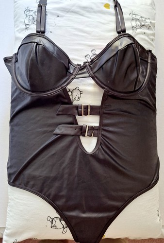 Black wet look - wet, basque